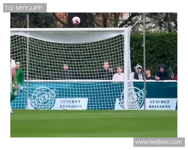 绿茵逐梦青春闪耀赛场激情碰撞尽显足球之美